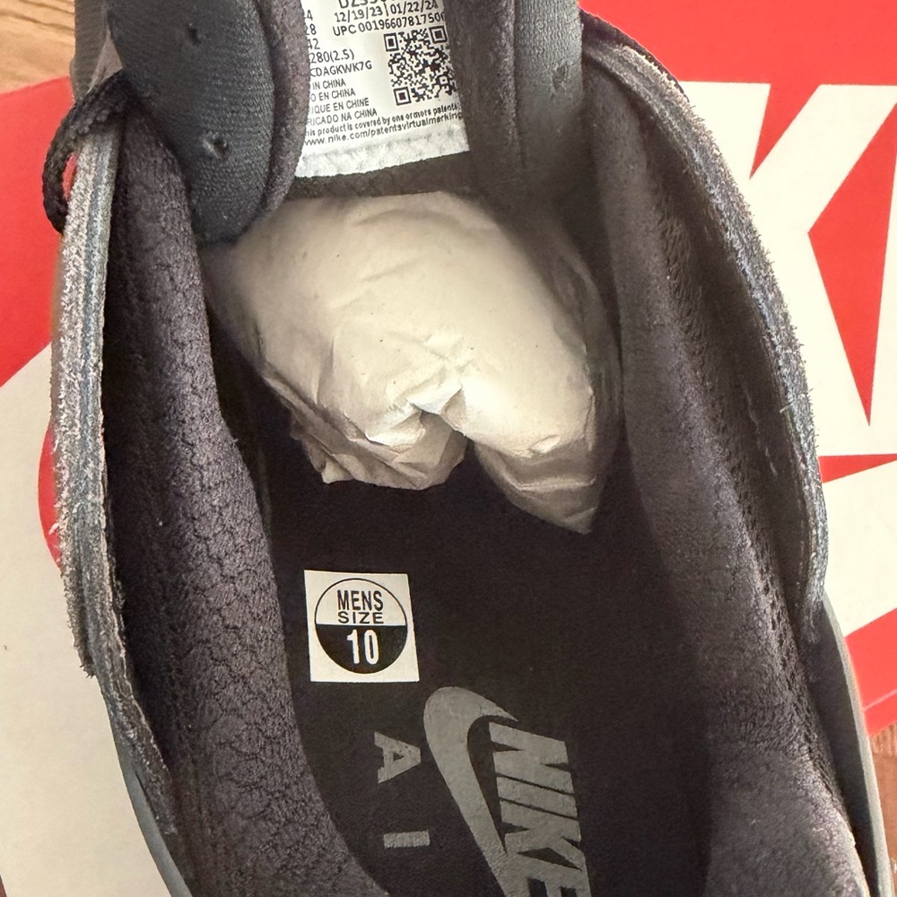 Men's Grey and Black Nike Air Huarache Runner - Picture 3 of 8